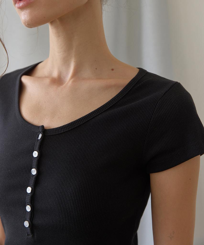 Eopaeleolakaibeu Enter Half Sleeve Button Tee - Black