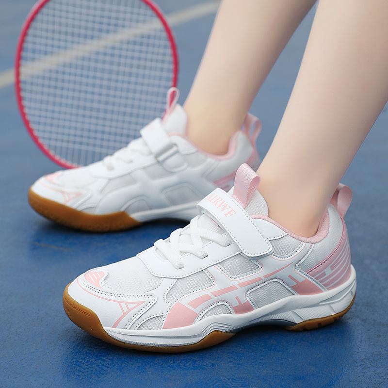 Children's Sports Shoes New Breathable Mesh Lightweight Training Shoes Medium Big Boys and Girls Table Tennis Badminton Shoes