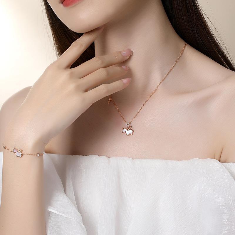 Cute Dreamy Unicorn Clavicle Necklace Sweet White Mother Of Pearl Jewelry For Women