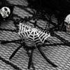 Spinnennetz Ohr-Manschette Halloween-Accessoire Bequemer Clip-Ohrring Kein Durchstechen der Ohren Geeignet für Verschiedene Anlässe