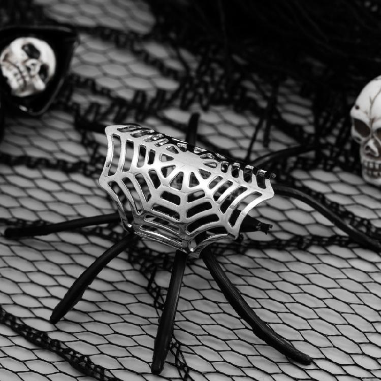 Spinnennetz Ohr-Manschette Halloween-Accessoire Bequemer Clip-Ohrring Kein Durchstechen der Ohren Geeignet für Verschiedene Anlässe