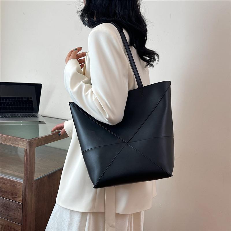 Large Capacity Bag For Women Pu Leather Handbag Designer Bucket Shoulder Bag Female Top Handle Tote Simple Travel Bag Black