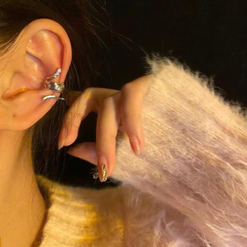 

Новый зажим для ушей в форме змеи, инкрустированный бриллиантами, индивидуальный дизайн, темпераментные универсальные серьги-клипсы без ушных отверстий