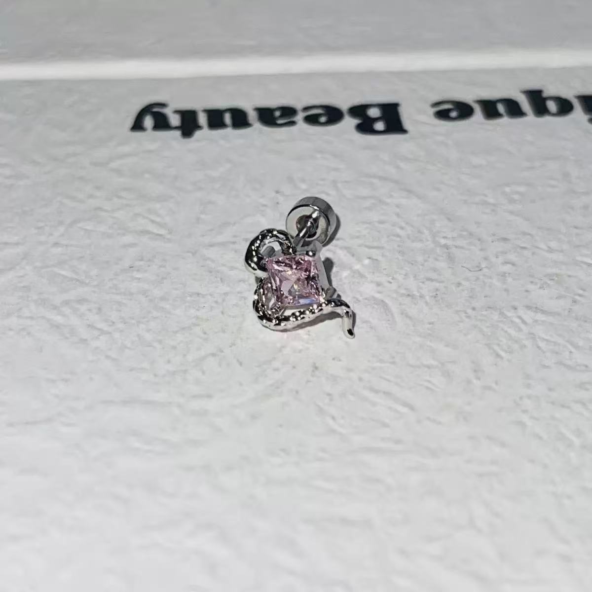 Explosive zircon, small snake,titanium steel earbone stud earrings, cold and advanced design sense, simple and versatile, unique personalized earrings