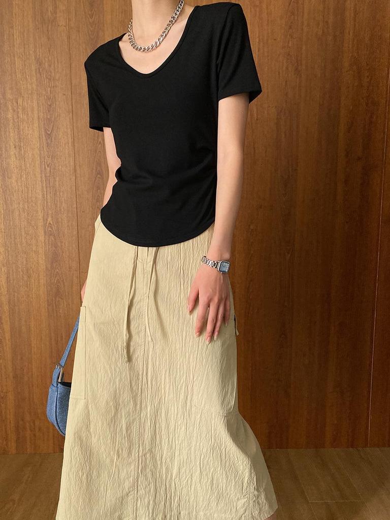 Sinan Kağıt Adam Lüks V Yaka Kısa Kollu; Pileli Bel, Dar Kesim, Düz Omuzlu Üst SN5745