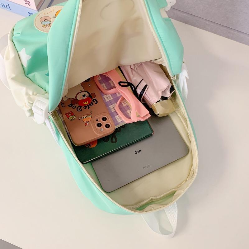 The new schoolbag is high-value, fresh and sweet backpack, light for junior high school students, and large-capacity backpack for spring outing.