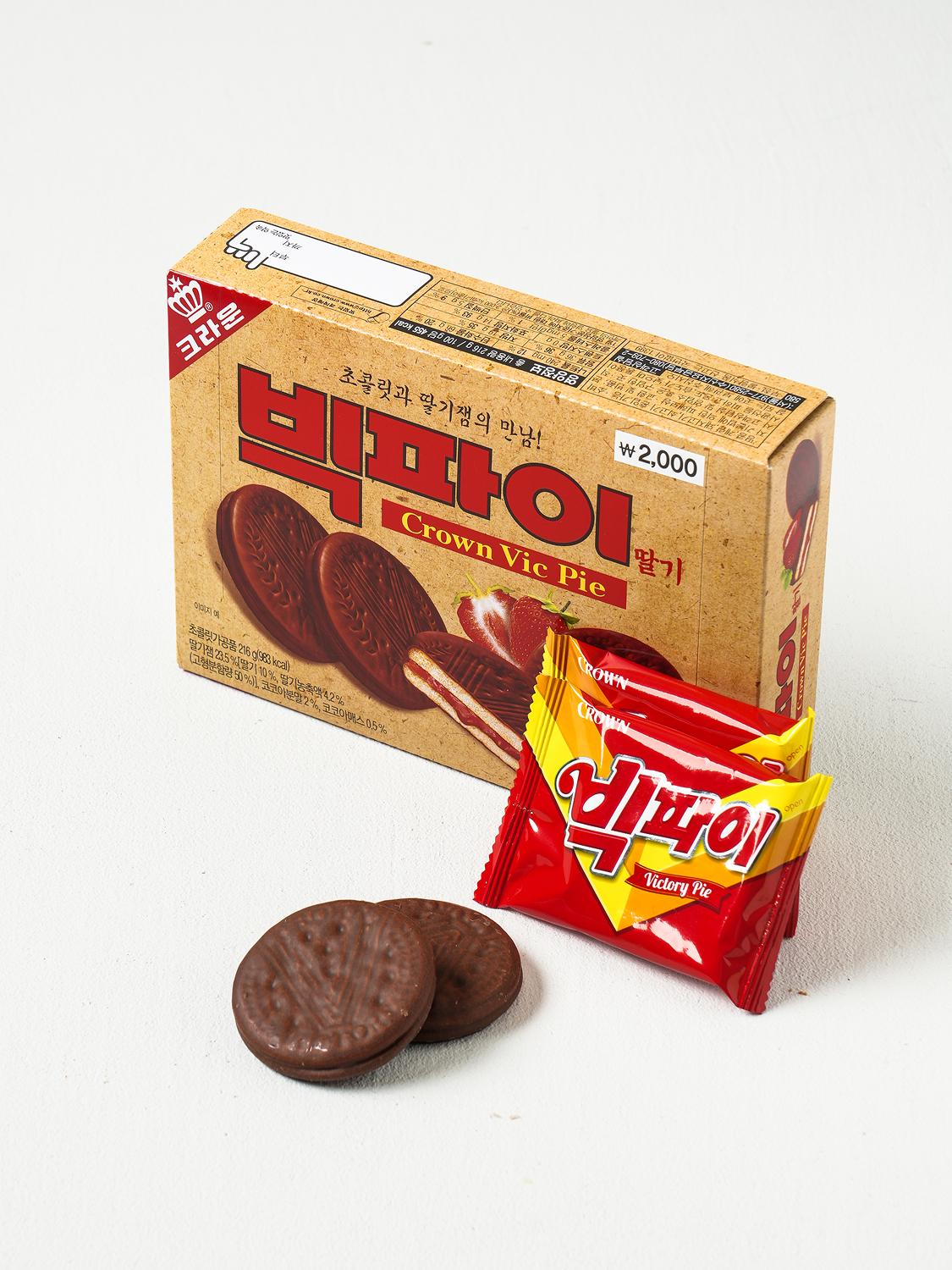 Crown Big Pie Chocolate Marshmallow Snack Box 216g 1ea