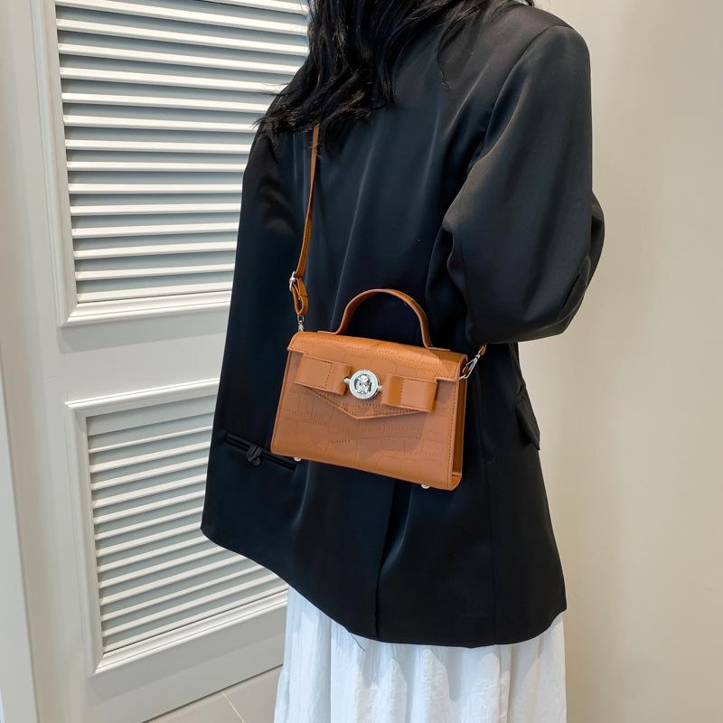 Spring New Women's Shoulder Bag Solid Color Simple New Oblique Cross Bag Women's Bag High-value Small Square Bag