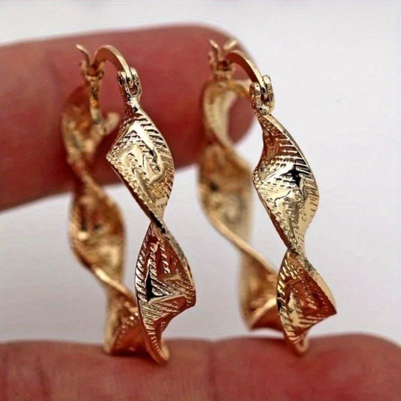 1 Pair Crooked Sculpture Hollow Big Hoop Earrings Womens Accessory Wedding Decoration Earrings