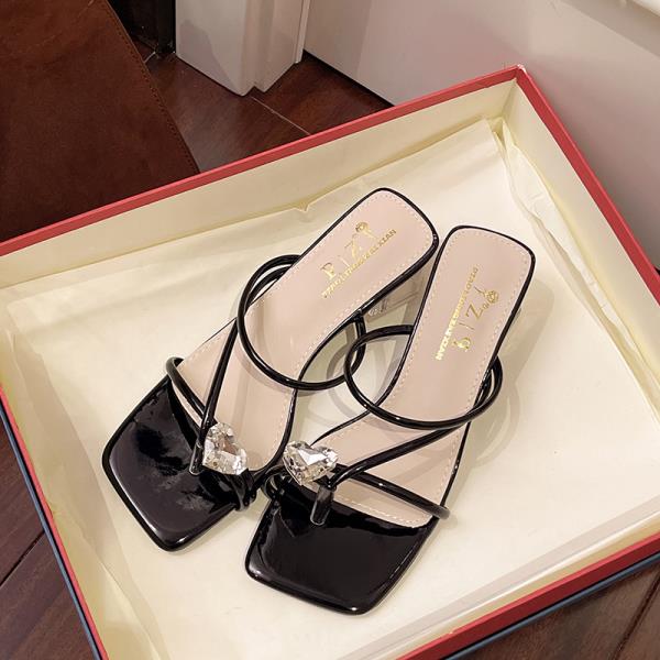 Fashion Shoes Woman 2025 Transparent Slippers Square heel Luxury Slides Heeled Mules Rubber Flip Flops Pantofle Block Designer High Hawa