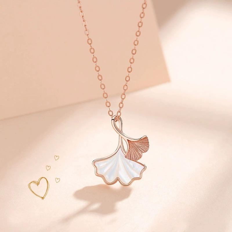 Fashion electroplating925Silver Three Star Lucky Apricot Leaf Necklace for Women, a High-End and Versatile Piece Perfect for Every Outfit, New Design