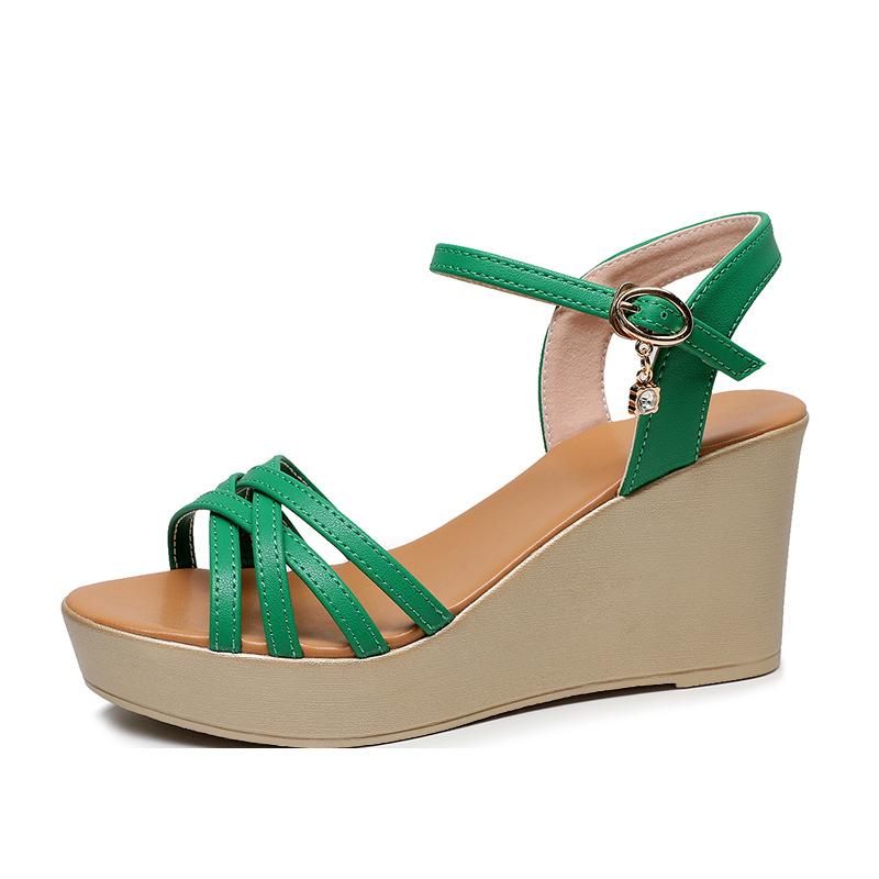 Plus Liten Storlek 33-43 Bekväma Plattformskilar Sandaler med Tjock Sula 2025 Sommar Högklackade Skor Dam Sandaler Kontor Strand