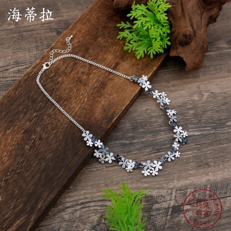New Enamel Color Geometric Flower Necklace Women's Fashion Simple Color Painting Oil Small Petal Versatile Necklace