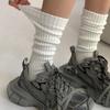 Hohe Qualität Baumwolle Weiße Socken Damen Gestreift Einfarbig Gestrickte Strümpfe Ins Trendiger College-Stil Lange Baggy Aufgestapelte Socken