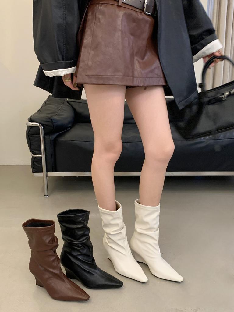 2025 Spring New Pointed Retro Martin Boots Design Sense Pleated Pile Boots Slope Heel Wide Tube Boots Women