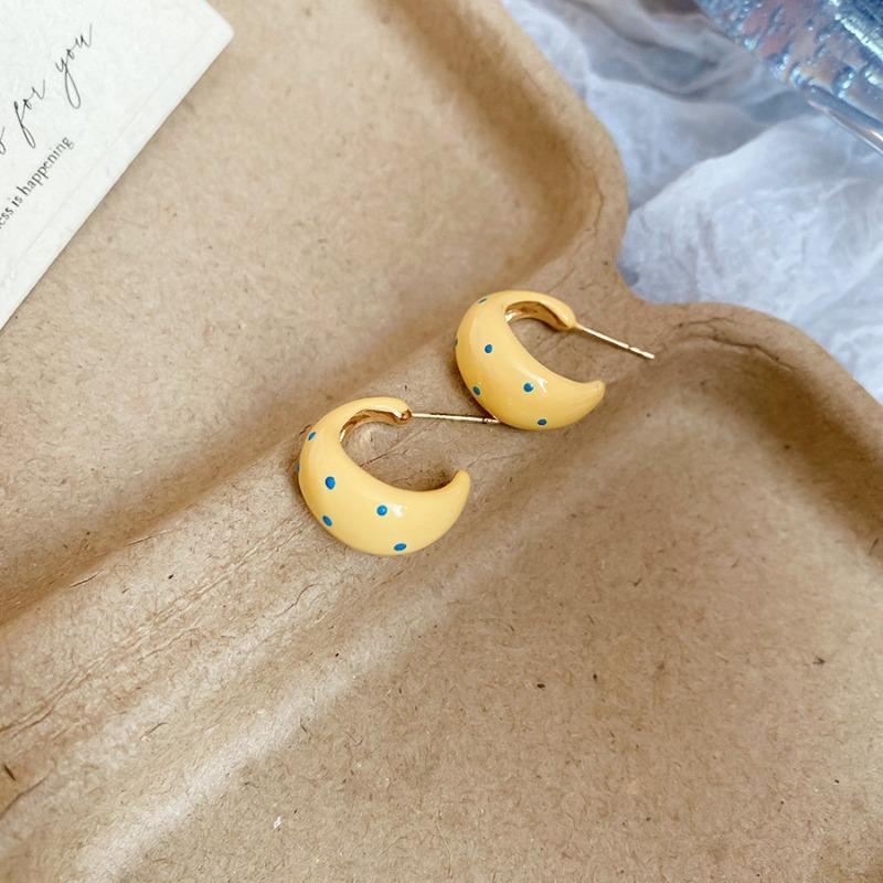 Silver Needle Dripping Oil Spot C-shaped Earrings, Early Spring New Versatile Stud Earrings, High-end Temperament Earrings, Design Sense Niche
