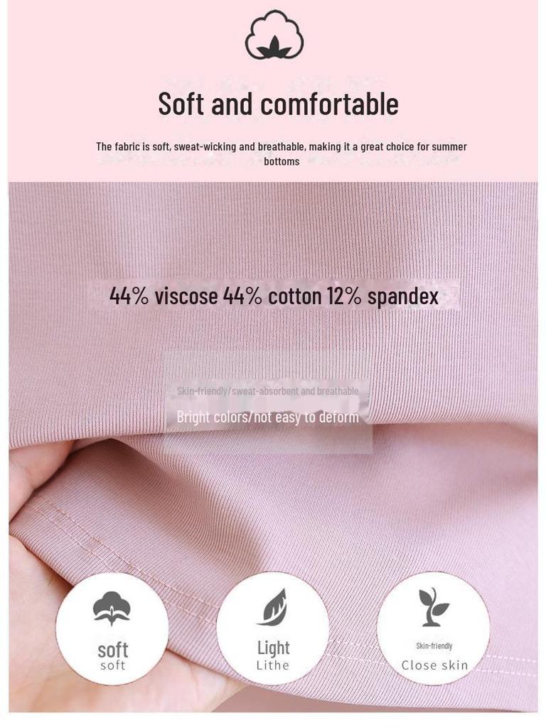 Dámské tričko s krátkým rukávem s vycpávkou na hrudi, nepravidelným lemem, čtvercovým výstřihem a spodním lemem pod prsy — Ideální na léto.