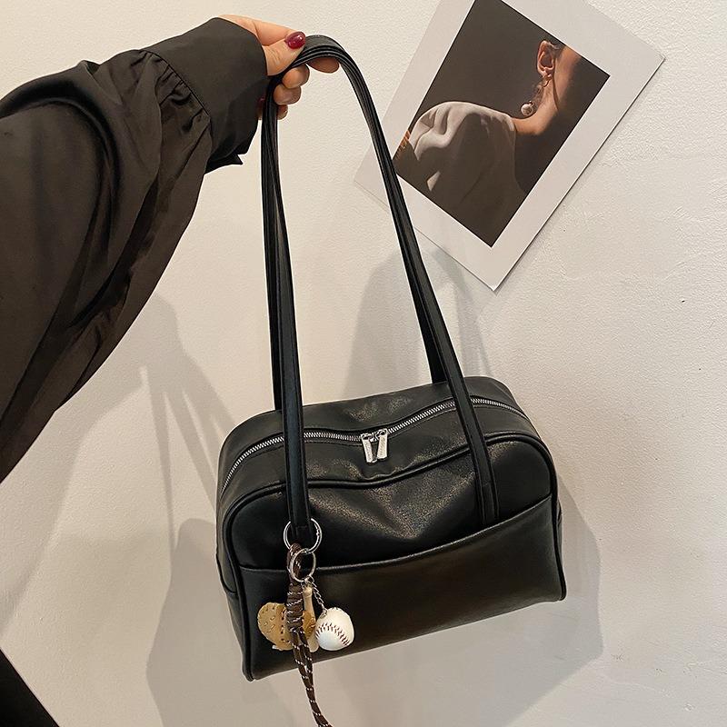 Retro niche large-capacity bag women's autumn new simple baseball underarm bag versatile pendant tote bag