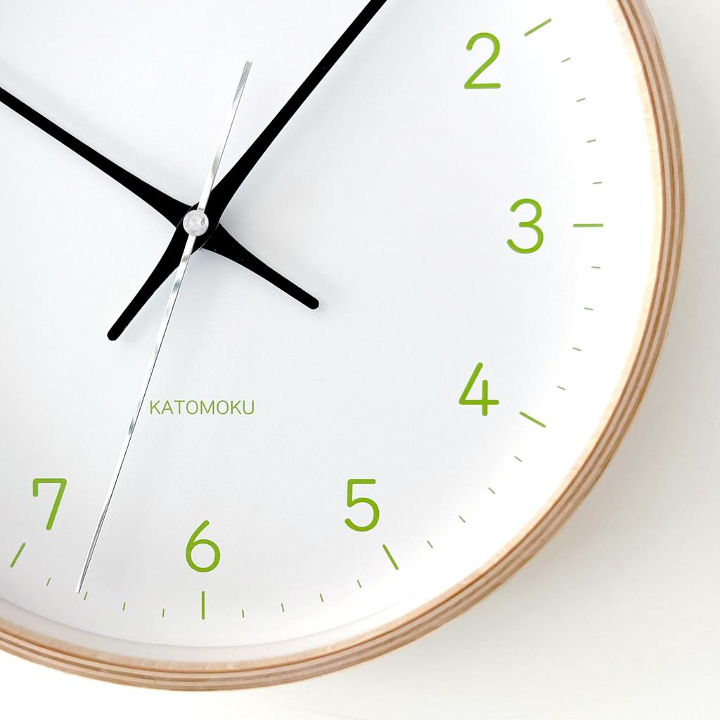 KATOMOKU plywood clock 22 Light Green Wall Continuous Second Diameter km-121LGRC Clock, Hand, 25.2cm (Radio-controlled)