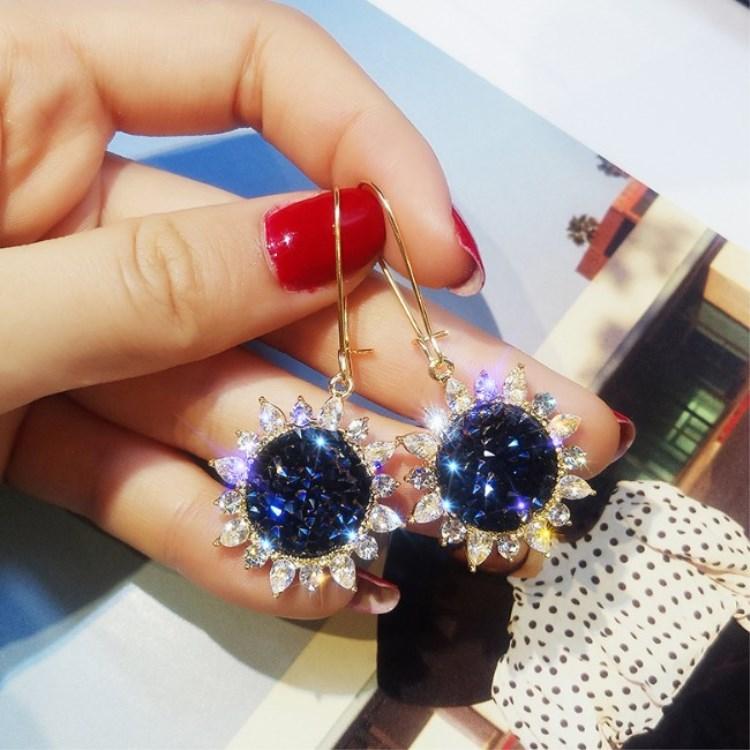 

Модные ювелирные изделия Sun Flower Inland Zircon Серьги Женские Кристаллы От Австрийского Темперамента Подходит Женщинам Для Вечеринки