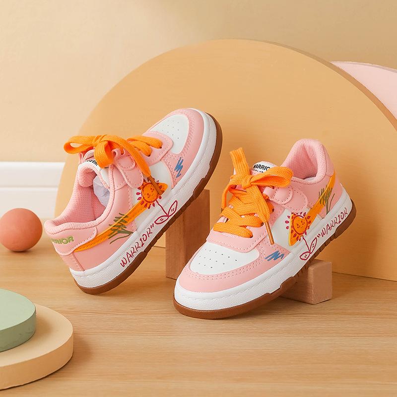 

WARRIOR Classmate Весна Новые модные граффити для девочек Универсальные цветовые сочетания Ins Tide Board Shoes Студенческая повседневная обувь 25