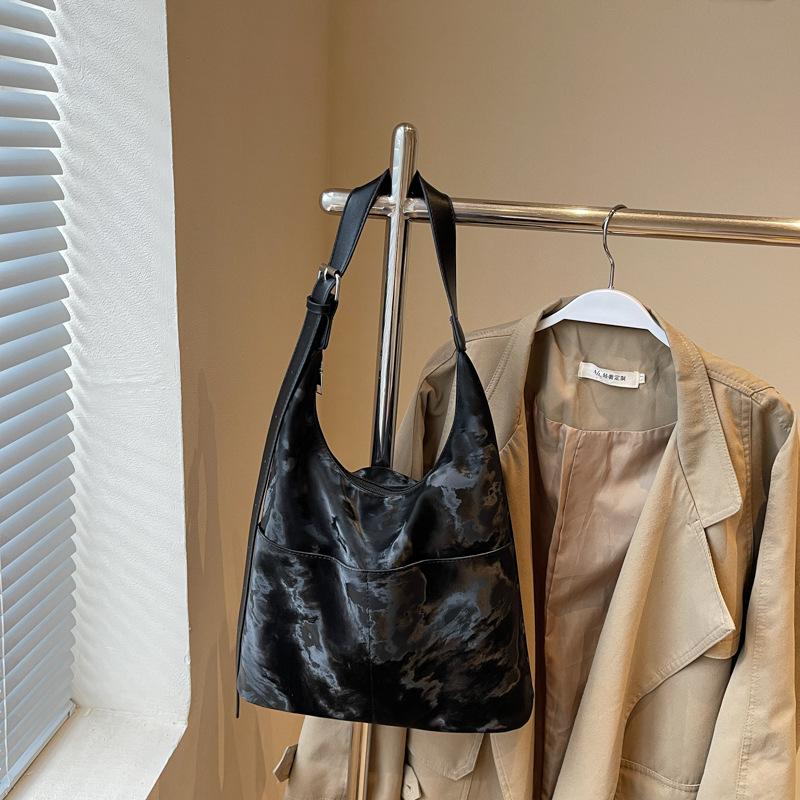 

Retro large-capacity tote bag women s casual versatile new fashion shoulder messenger bag commuter bag