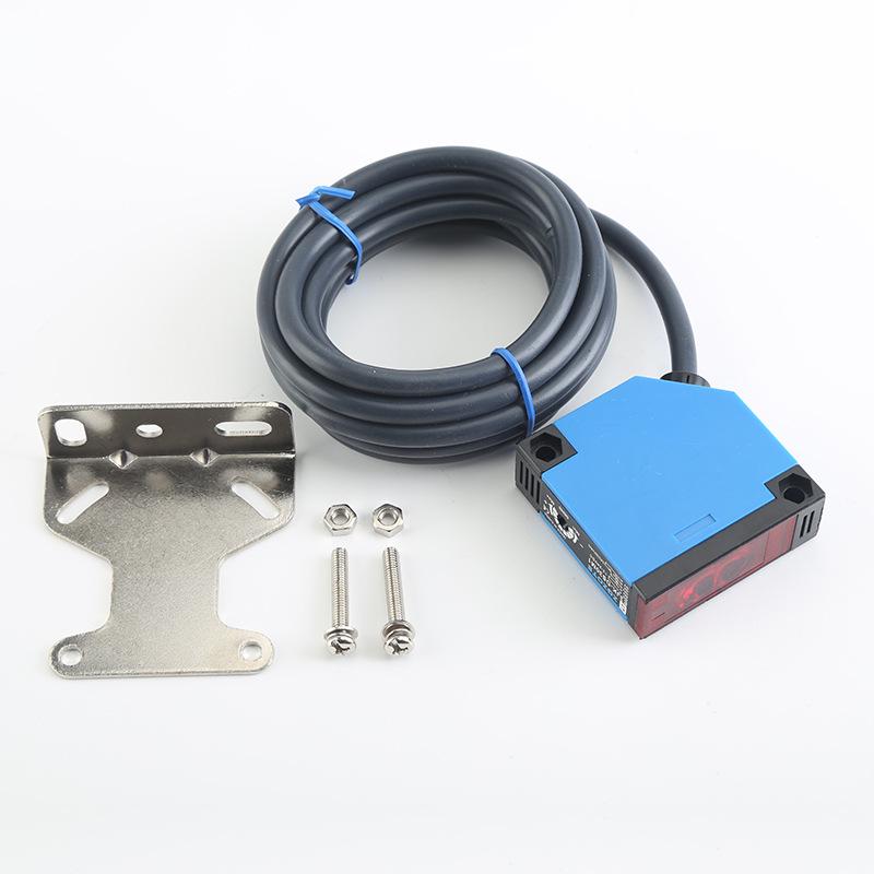 Senzor Reflexiv Difuz E3JK-DS30M1 cu Ieșire Releu DC cu Cinci Fire