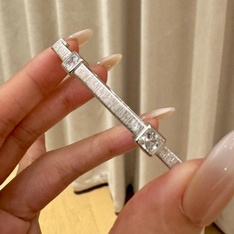 fashion light luxury bangles for men Star brushed square diamond bracelet for women's new in and women banquet  gifts