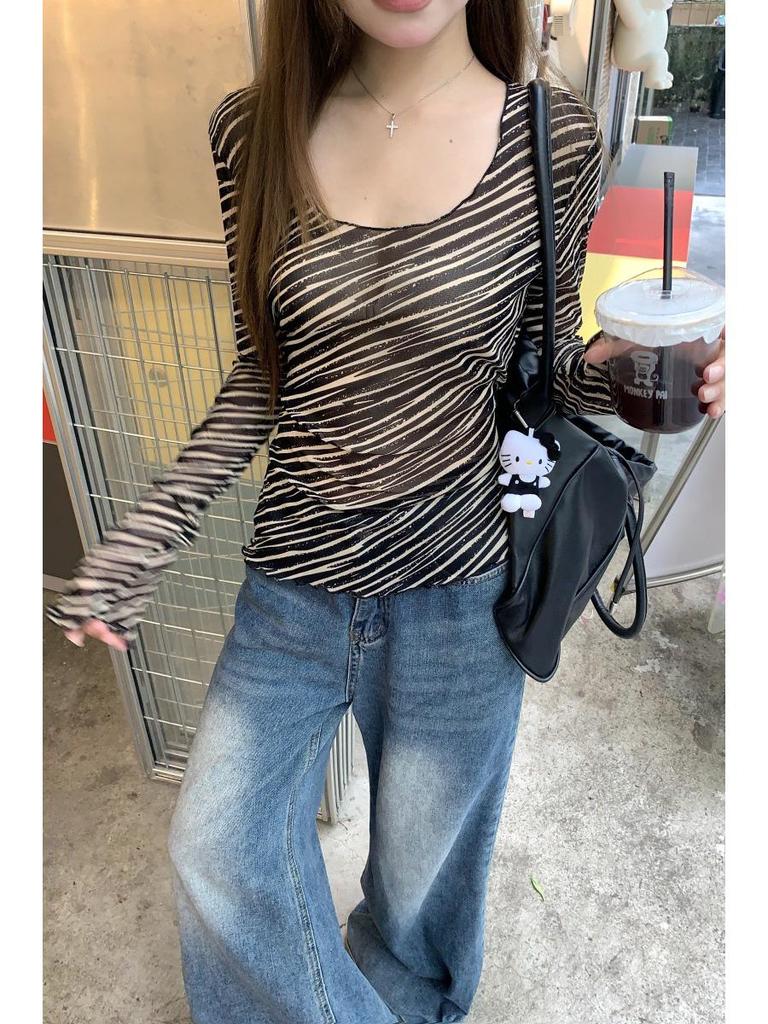 2025 Autumn Women's Retro Slim Fit Stripe Long Sleeve T-shirt