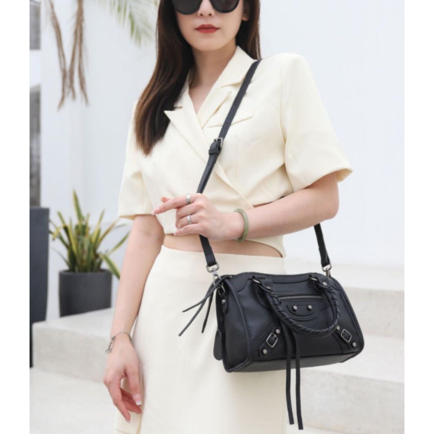

Retro Motorcycle Bag Genuine Leather Women s 2025 New Model Niche High-quality Fashionable Large Capacity Single Shoulder Tote Length 25cm, Width 10cm, Height 16cm чорний