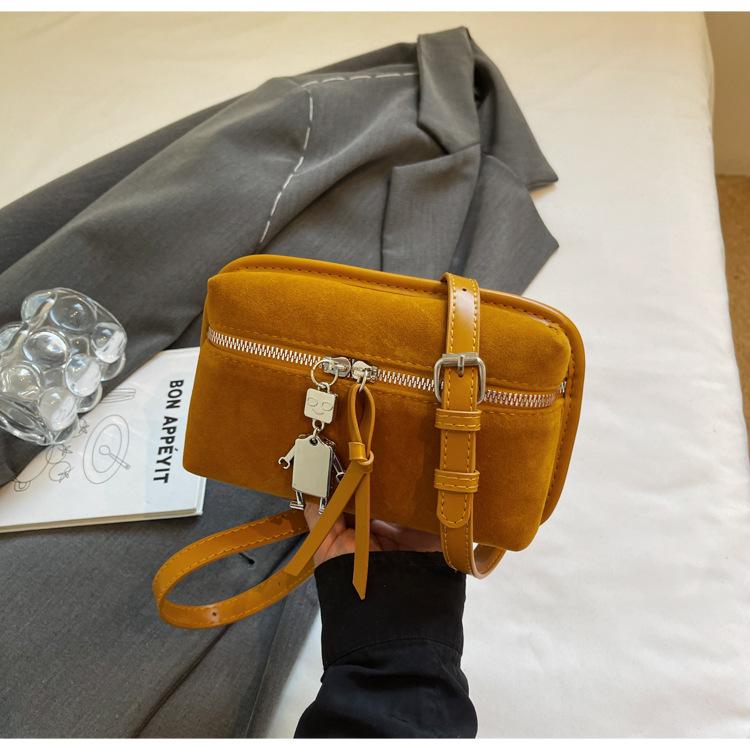 

Small bag women s 2025 new retro fashion versatile shoulder messenger bag box small square bag