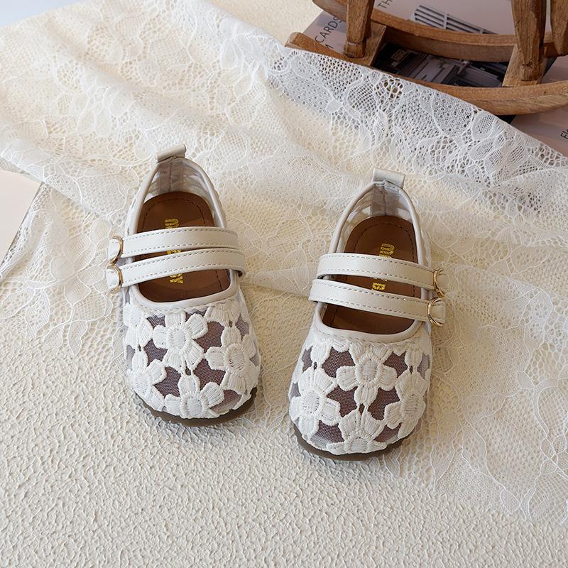 

Girls Hollow Lace Floral Double Strap Breathable Soft Sole Mary Jane Flats 21 білий