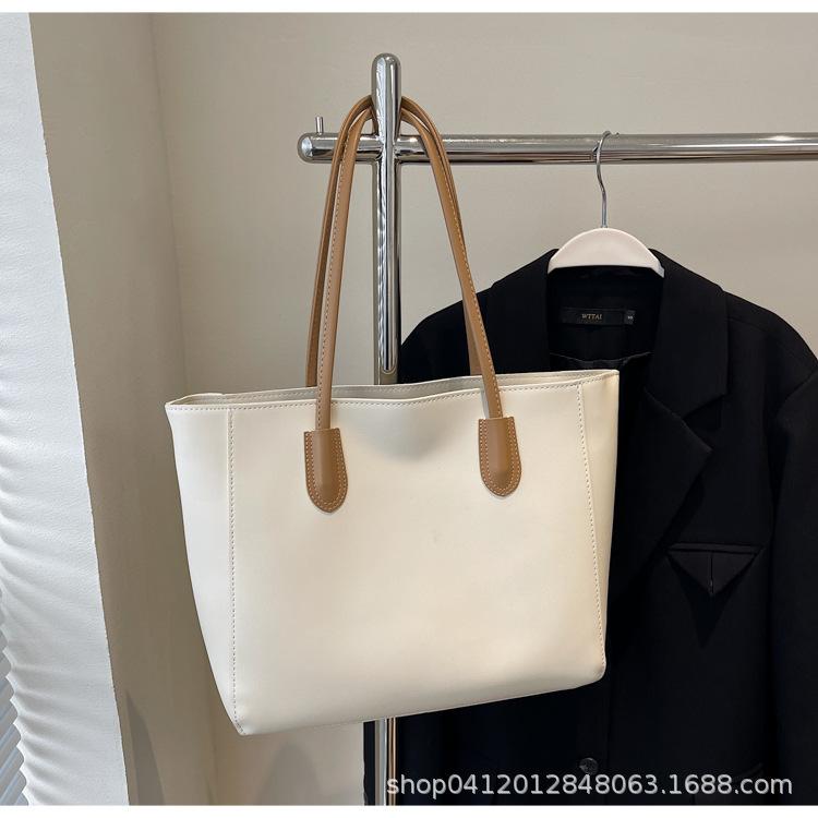 

Сумка большой вместимости женская осенняя универсальная 2025 новая модная повседневная сумка через плечо ретро текстура сумка-тоут для通勤