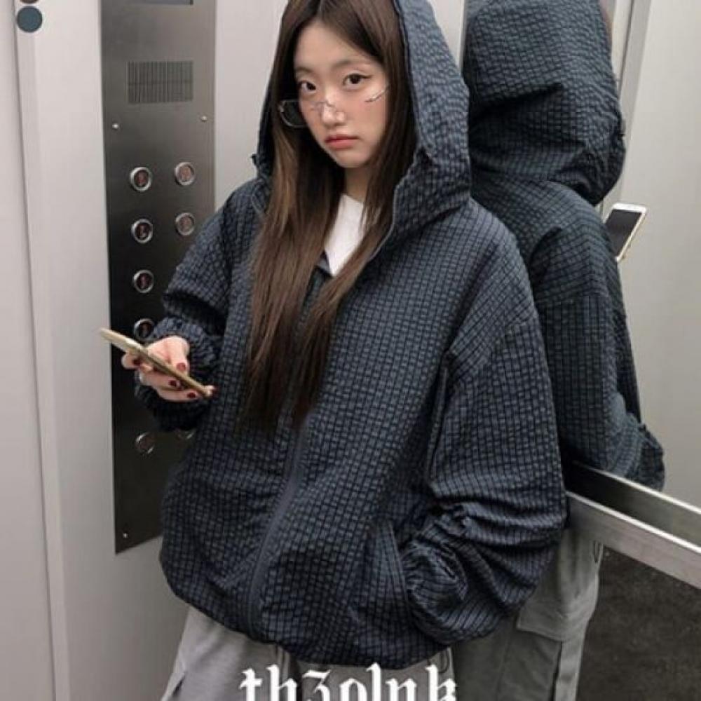 The Pink Women Fetch Loose Fit Check High Neck String Hood Windbreaker Jacket
