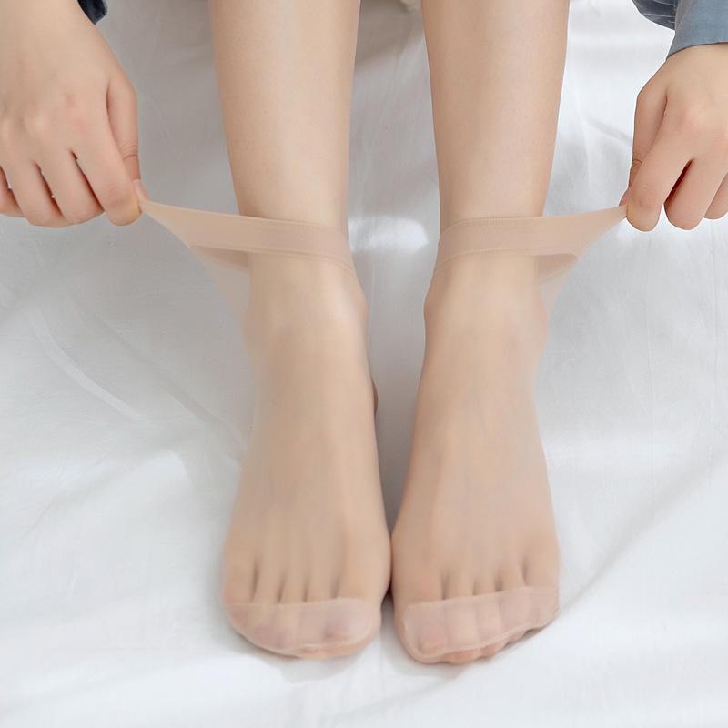 Women's Ultra-Thin Non-Slip Anti-Snag Invisible Crystal Socks