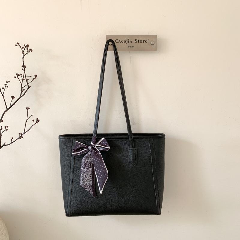 A Niche Bag with A High-end Feel, A Single-shoulder Bag for Commuting, and A Large-capacity Tote Bag