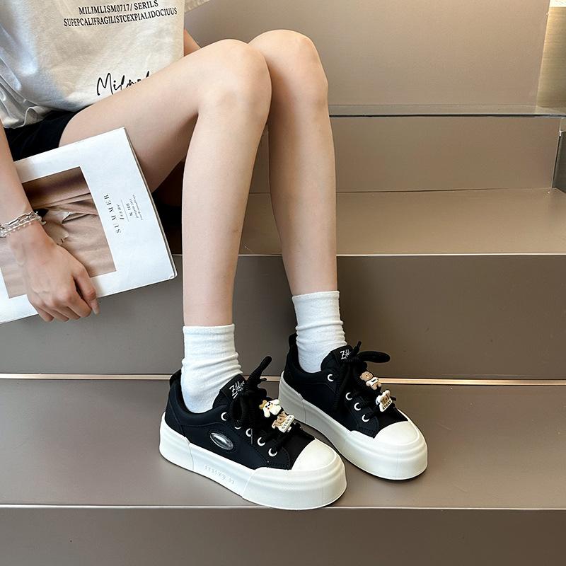 2025 autumn little white shoes new Korean version ins campus female students bear platform sports board shoes trendy casual shoes