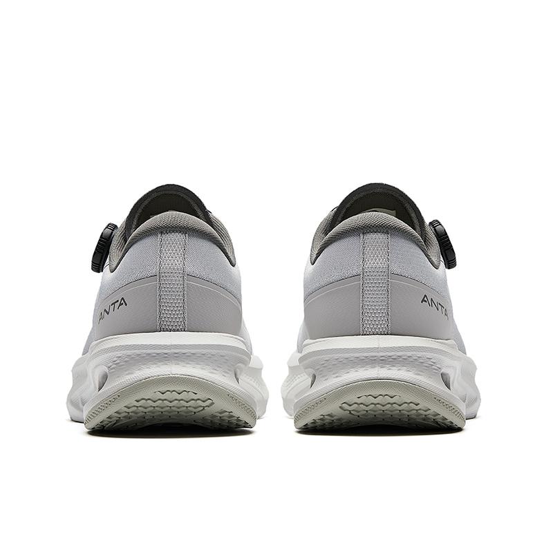 Anta Shining Pro Umfassende Trainingsserie Bequeme Vielseitige Rutschfeste Abriebfeste Stoßdämpfende Low-Top Trainingsschuhe 112527711-3