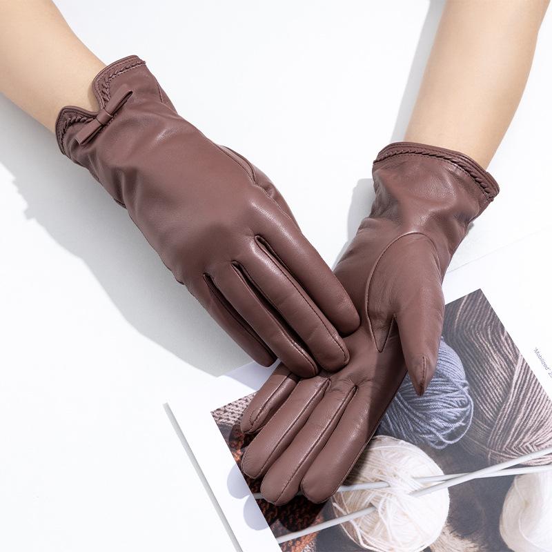 Ladies' Genuine Leather Warm Gloves Flesh Colored Fashionable Commuting Bow Button Style Clothing Matching