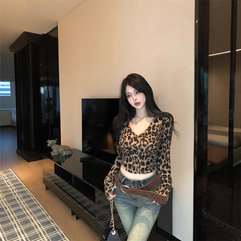 Retro Leopard Print V-neck Long-sleeved T-shirt for Women's Autumn and Winter American Spice Girls Slim Fit Inside Niche Tight Short Bottoming Top