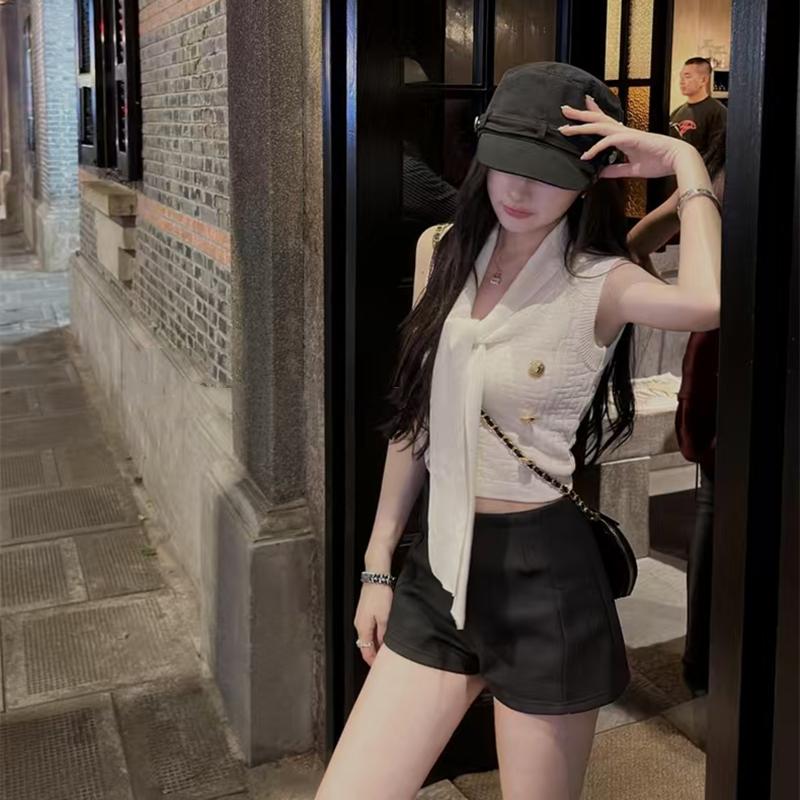 Black sexy ladies small fragrance knitted sleeveless vest, design sense slim short V-neck sleeveless top women2713#