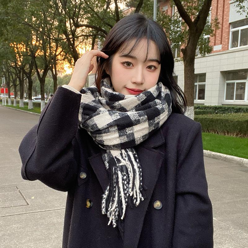 Plaid Scarf Women's Winter Korean Version Versatile ins Navy Blue Retro Tassel Premium Sense Warm Student Scarf Tide