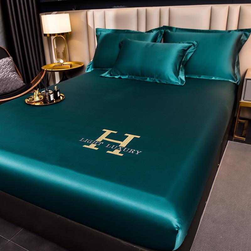 High-end Satin Fitted Sheet with Elastic Band Solid Color Silky Bed Sheet Smooth Non-Slip Mattress Cover Bedspreads Bed Linen