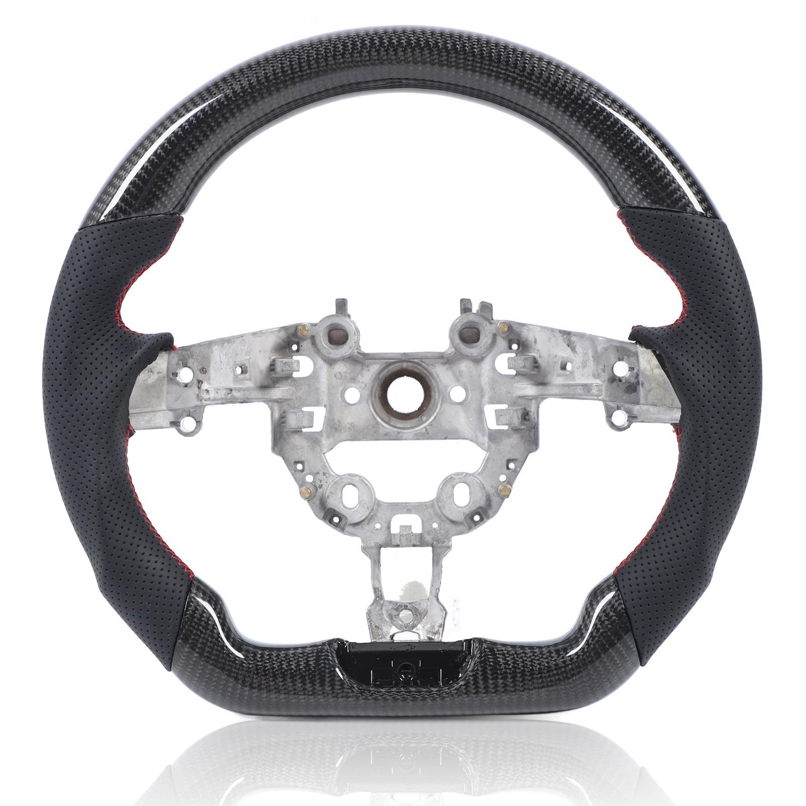 

Рулевое колесо из углеродного волокна с перфорированной кожей и плоским дном, замена для рулевого колеса из углеродного волокна Stinger 2018–2024 гг. чёрный