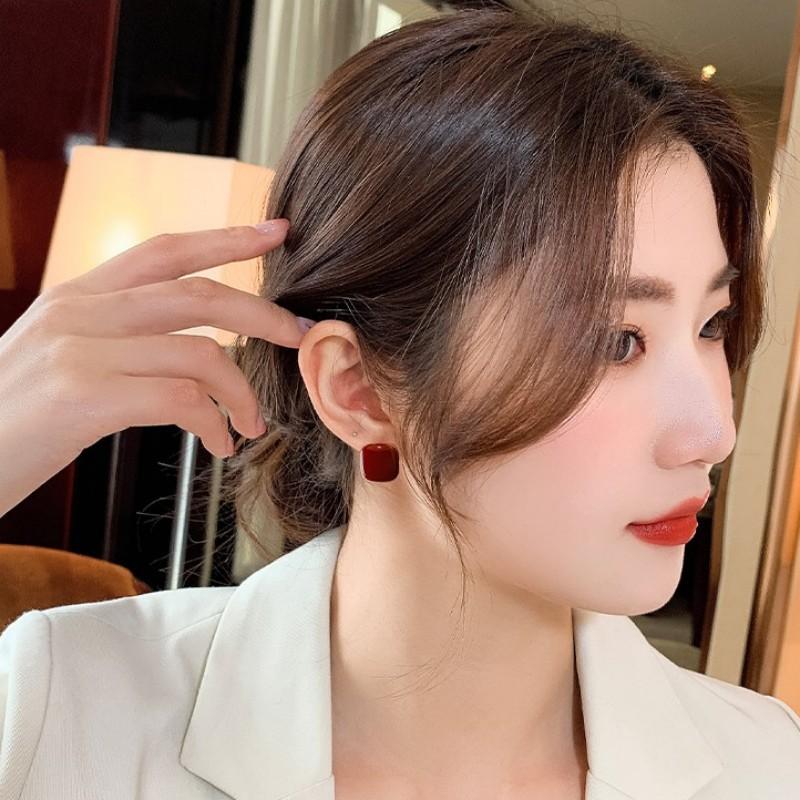 Burgundy Square Earrings New Trendy Geometric Earrings Niche Design Fashionable and Versatile Earrings