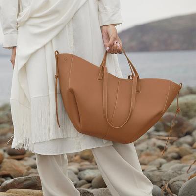 French Niche High Quality PU Leather Portable Tote Bag Autumn New Women's Armpit Bag Fashionable Large Capacity Wing Bucket Bag Shopping Bag