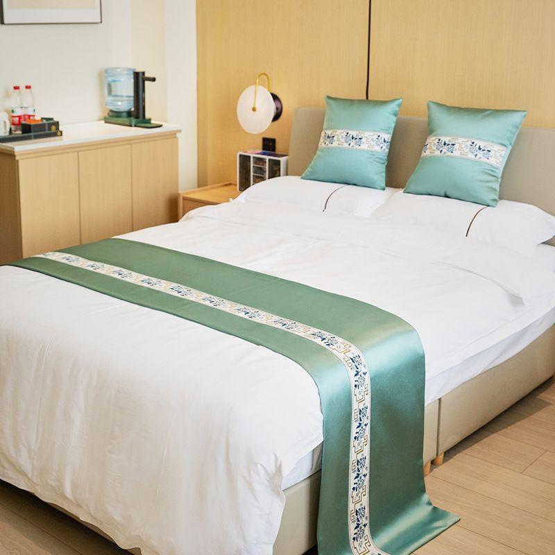 

1pcs Hotel Homestay Bed Flag Bedding Light Luxury Solid Color Bed Tail Towel Soft and Comfortable Multifunctional Dust-proof Cloth Bed Runners 50x180cm bed runner