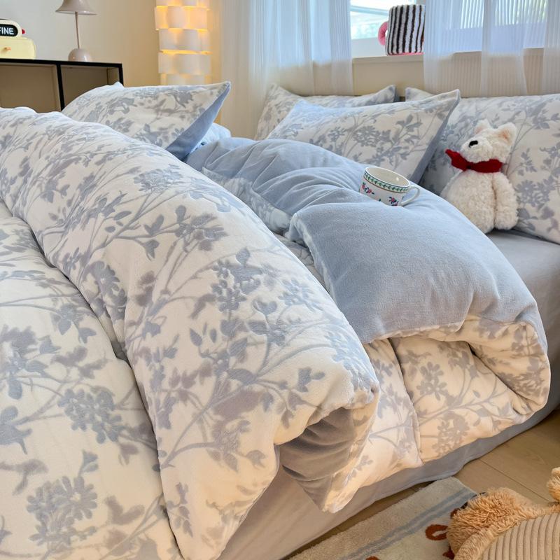 Class A Maternal And Infant Grade Thickened Warm Milk Fleece Four-Piece Set Coral Fleece Carved Fleece Quilt Cover Fleece Bed Sheet Mattress 3