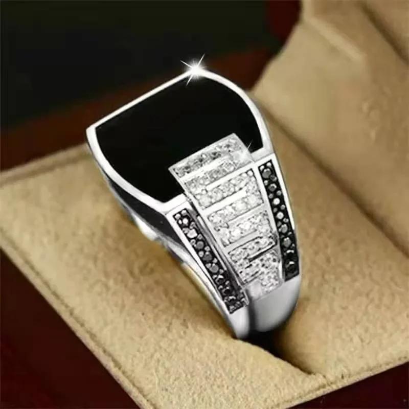 New Mifeiya Creative Black Crystal Rhinestone Zircon Rings for Men CopperColor Wedding Party Vintage Fashion Jewelry