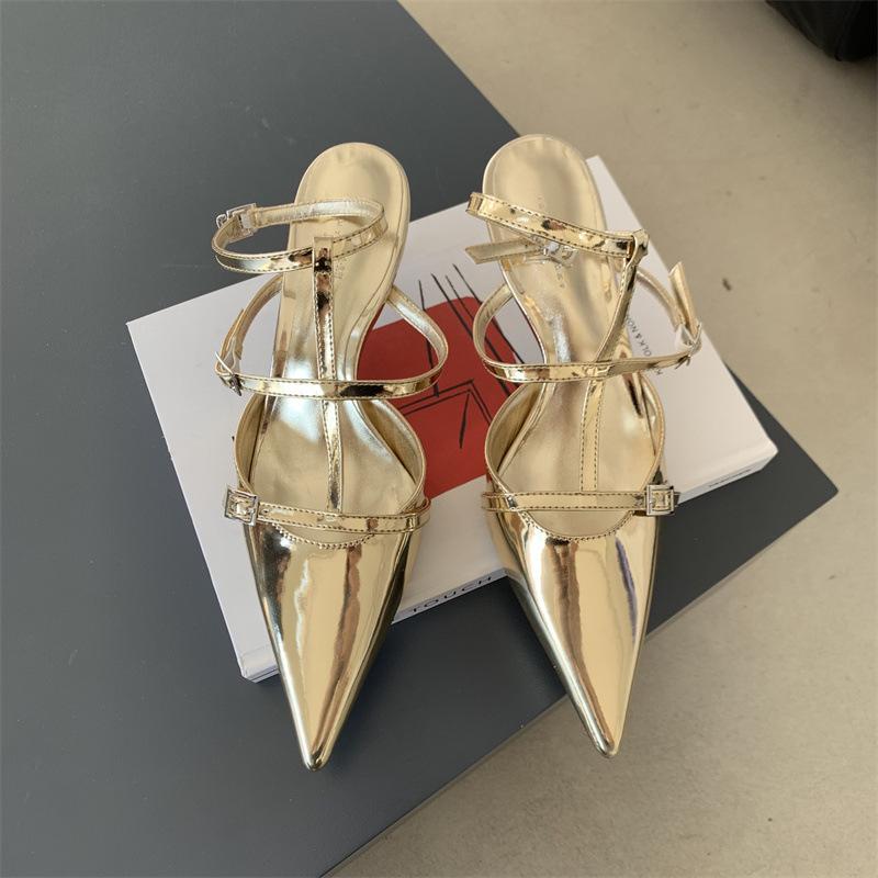 

2025 spring and autumn new fashion empty flats female gentle temperament silver pointed single shoes fairy shoes 39 золотой
